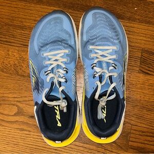 WOMENS ALTRA PARADIGM 7 Size 9